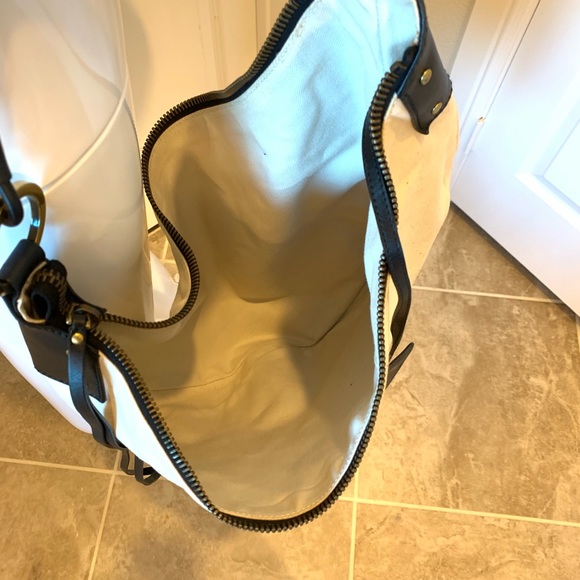 💯 Authentic Gucci Canvas Half Moon Hobo - Picture 5 of 7